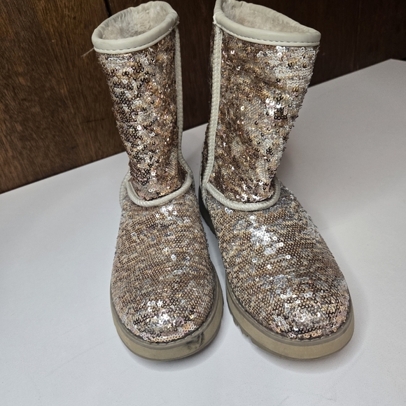 Skechers Shoes - Skechers‎ Australia Gold Sequin Boots Womens Size 7